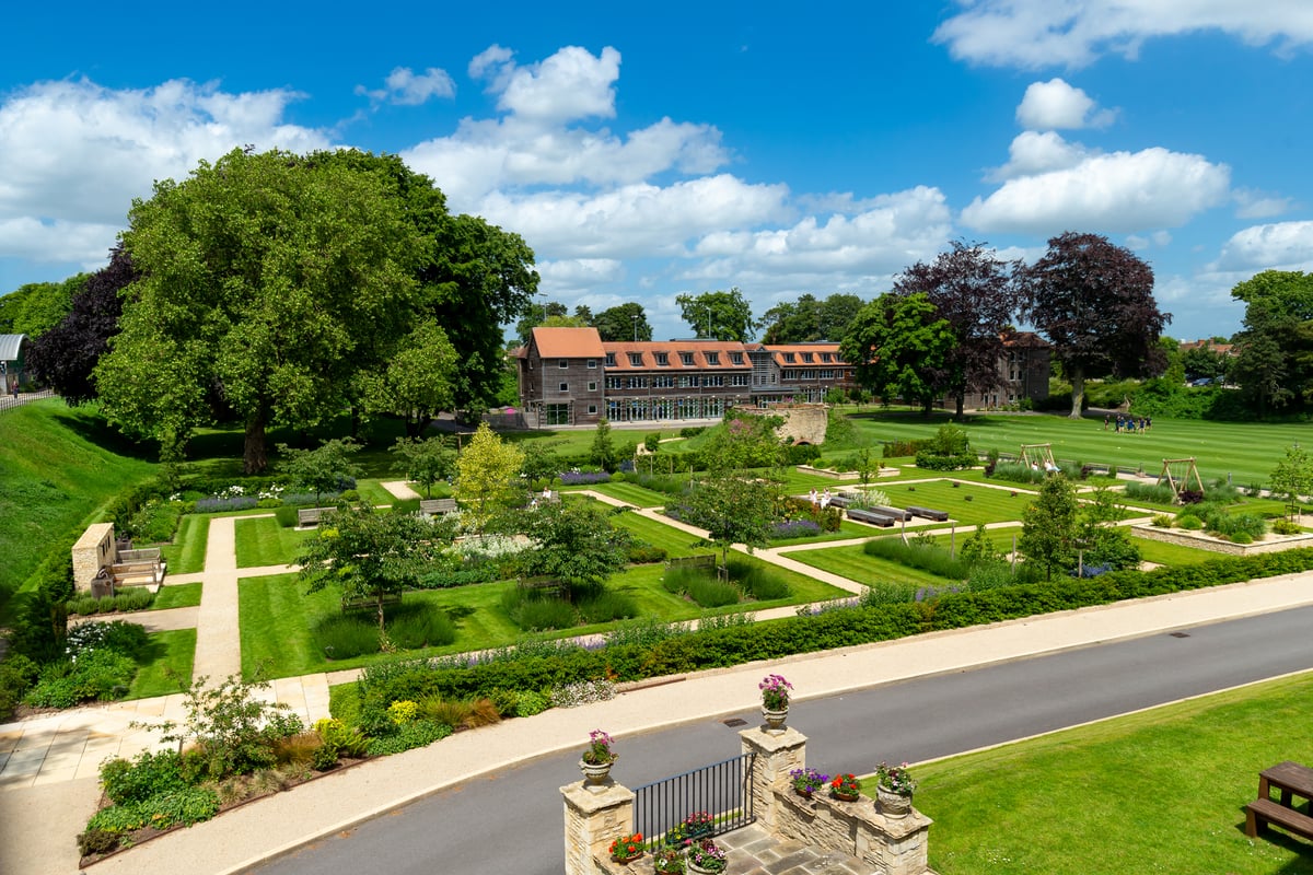 2772 St Marys Calne 120