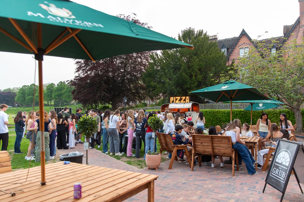 malvern-college-summer-school----evening-entertainment_54396587746_o